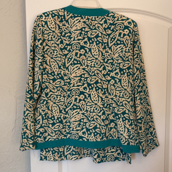 Vintage skirt and jacket- like new condition - Picture 3 of 6